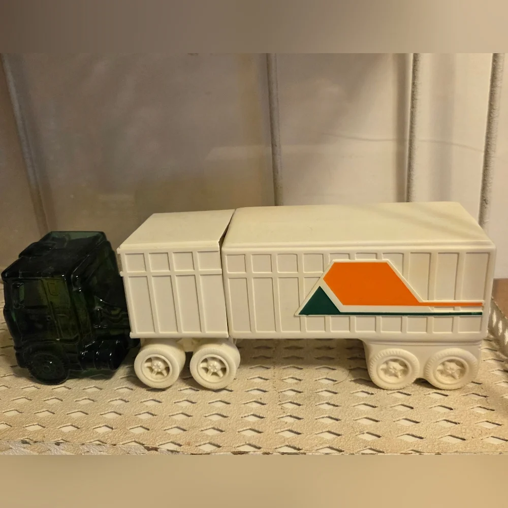 Avon Highway King Wild Country After Shave & Talc Bottle Tractor Trailer Trucker